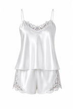 Beyaz Dantel Detaylı İnce Askılı Saten Şortlu Pijama Takımı